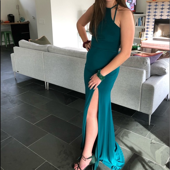 Beautiful emerald green evening gown - Picture 6 of 6